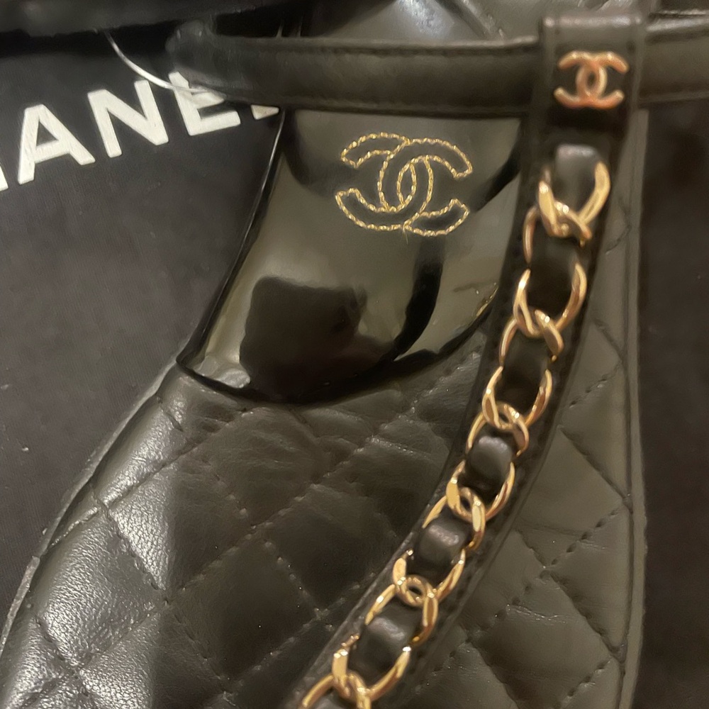 Black Chanel Interlocking CC Logo Leather T-Strap  Chain Detail Sandals - Picture 8 of 11